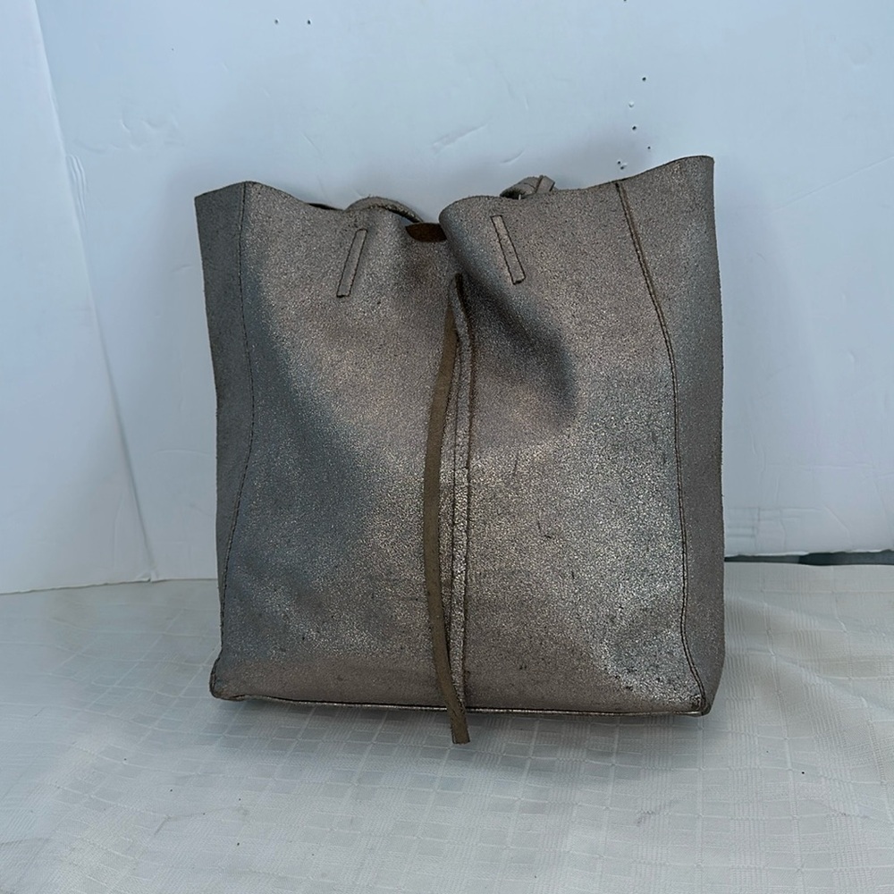 Vera Pelle leather tote in metallic gold